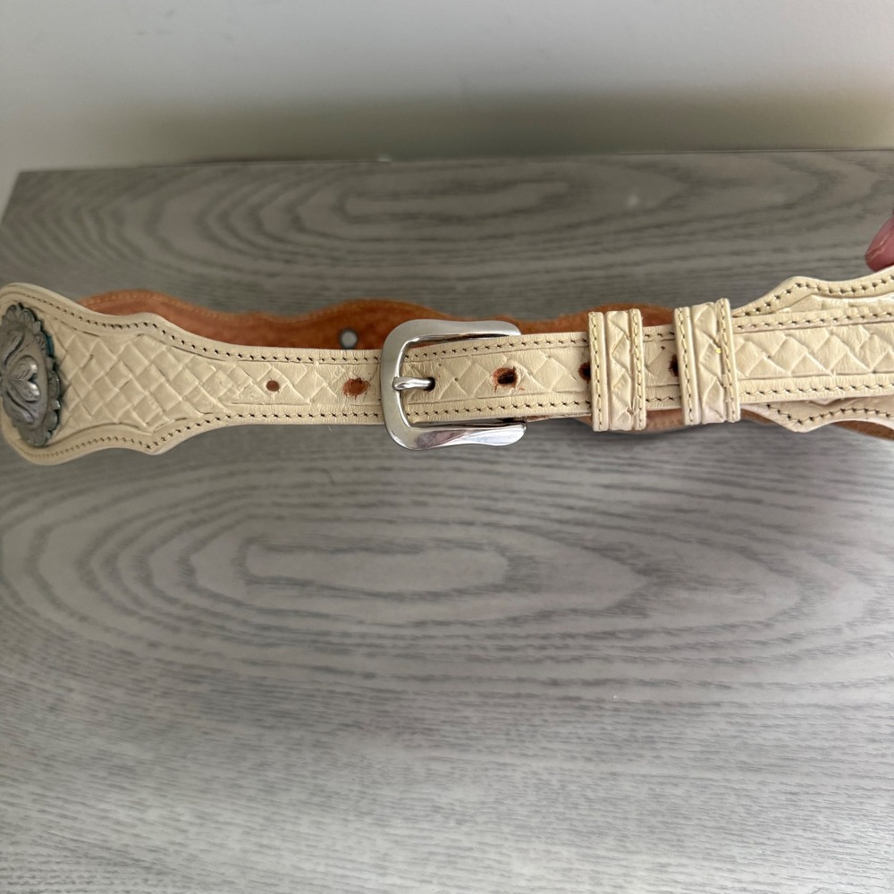 Vtg Silver Creek Western Concho Belt Cream Genuine Leather Boho Cowgirl USA - Picture 4 of 11